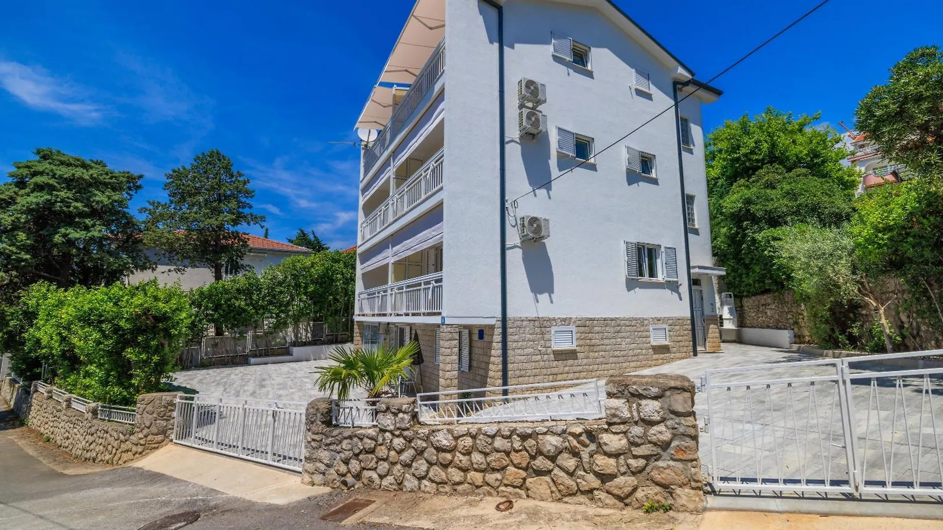 Apartments Podvezanec Crikvenica