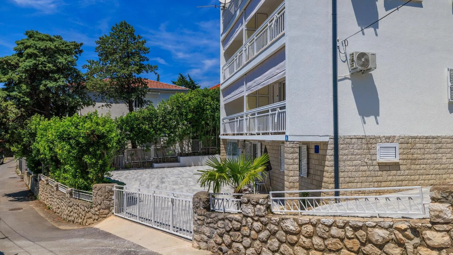 Apartments Podvezanec Crikvenica